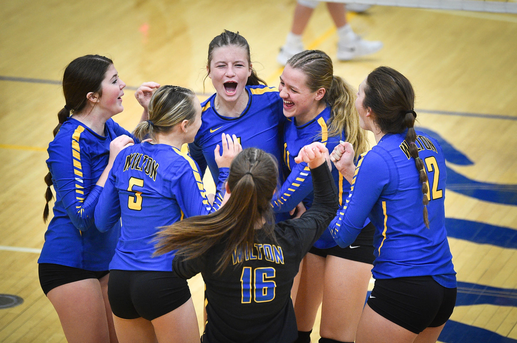 110519-qct-spt-wilton-vball-037a.jpg